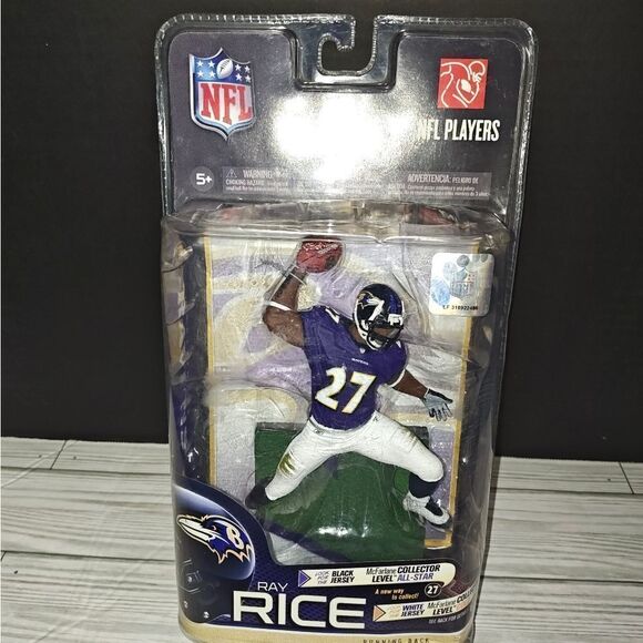 2010 McFarlane NFL Series 25 Ray Rice Baltimore Ravens Figure NOS Purple Jersey - Picture 3 of 10
